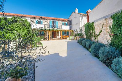 Charming stone house with Fenced Yard - Casa Dina Valbandon - image 10