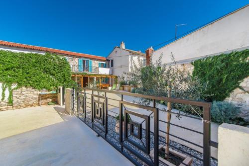 Charming stone house with Fenced Yard - Casa Dina Valbandon - image 7