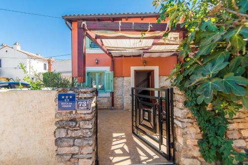 Pets friendly Casa Gianni Valbandon - main image