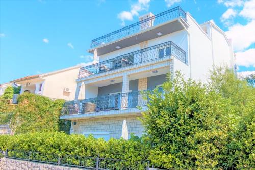  Holiday House Queens with Sea View in Selce