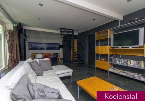 Koeienstal, Private House with wifi and free parking for 1 car in Weesp