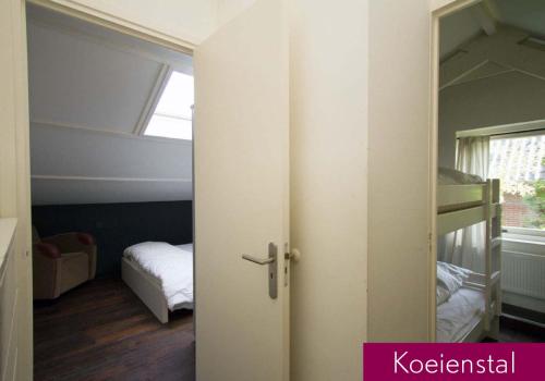 Koeienstal, Private House with wifi and free parking for 1 car in Weesp