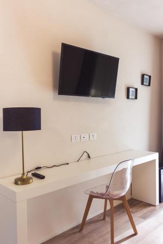 Double or Twin Room image 10