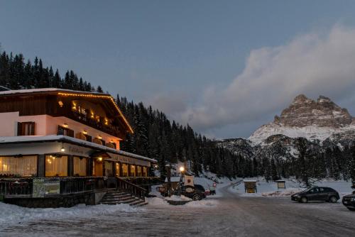 Albergo Chalet Lago Antorno 2