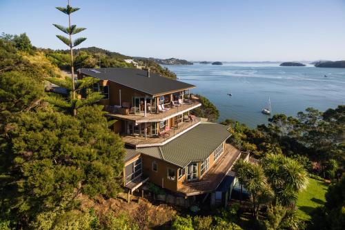 Cliff Edge by the Sea - Accommodation - Paihia
