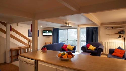 Exterior view of 8 Maisonettes