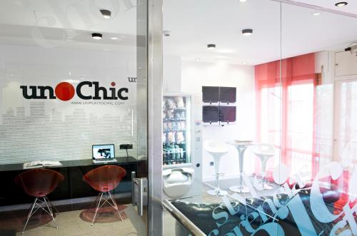 Tiendas, Hostal Joaquin Costa in Huesca City Center