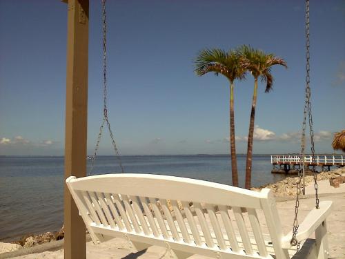 Sailport Waterfront Suites - image 7