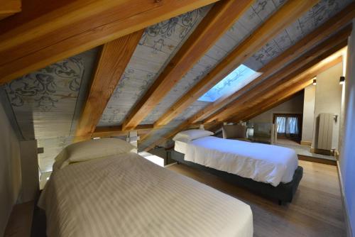 Apartment - Split Level image 2