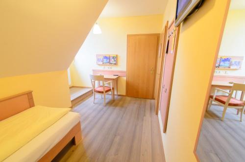 JUFA Hotel Schloss Röthelstein - image 8