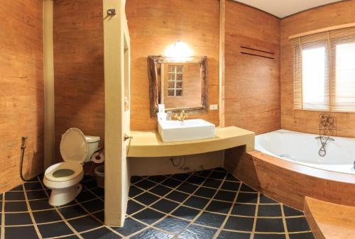 room detail thumbnail 2