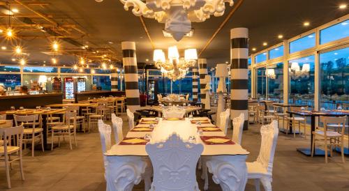 Restaurant, Camping Village Roma Capitol in Ostia
