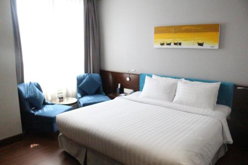 room detail thumbnail 1