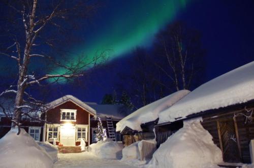 LAURI Historical Log House Manor Rovaniemi