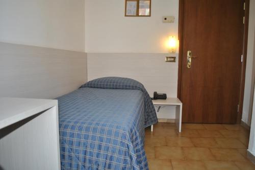 Single room, economy