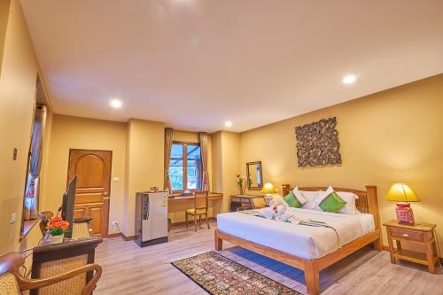HueanKhamHom Resort Room Type - Queen Room with Pool View