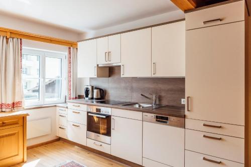 köök, PRIVATE SUITES in Traunkirchen