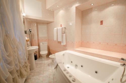 Baño, Boutique Hotel Monte Kristo in Riga City Center