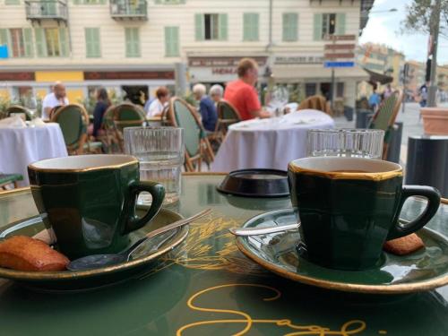 Chez Kari-top location in charming old town, Nice (photo 2)