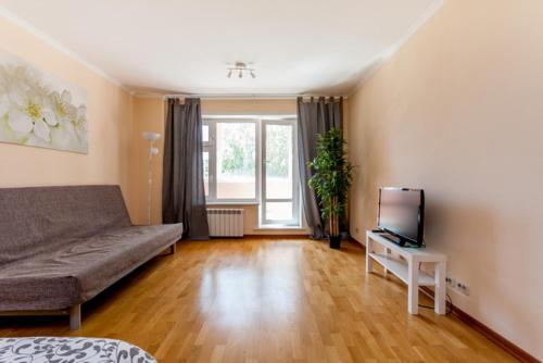 Nice apartment near the metro Vykhino - image 5
