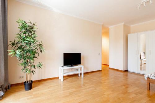 Nice apartment near the metro Vykhino - image 7
