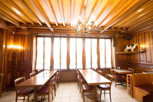 Hôtel - Restaurant Le Manoir - image 2
