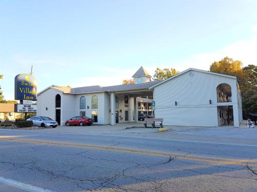 Swiss Village Inn - image 5