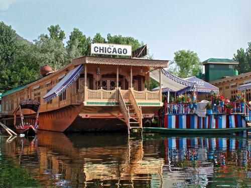 

Chicago Houseboats