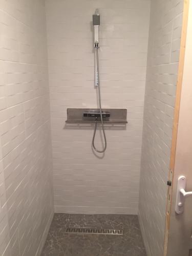 Shower, Studio Independant - Quartier Residentiel in Les Caillols