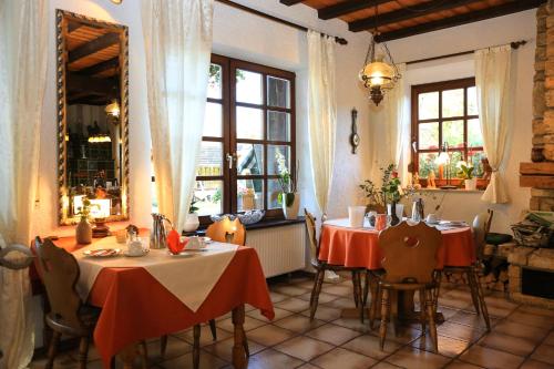 Iekārtas, Pension zur Weinlaube in Hochstadt (Pfalz)