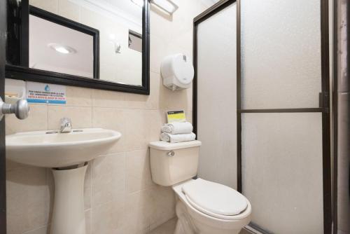 Ayenda 1120 Hotel Comercial