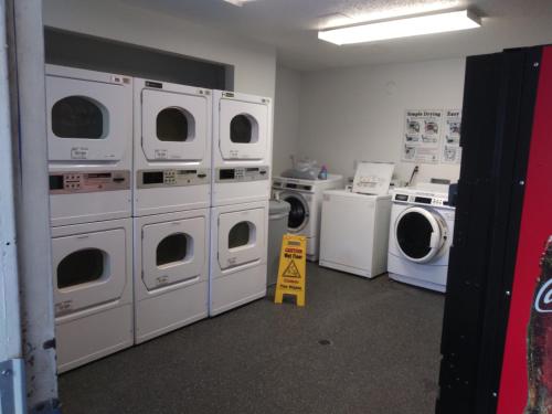 InTown Suites Extended Stay Houston Jersey Village - image 2