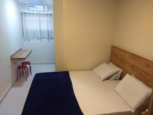 2 twin beds