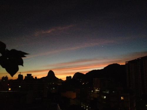 Quartos individuais em cobertura duplex, na zona sul do Rio de Janeiro, perto de todas as praias, Lagoa e Jardim Botânico AMEI