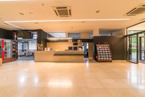 City Hotel - image 13