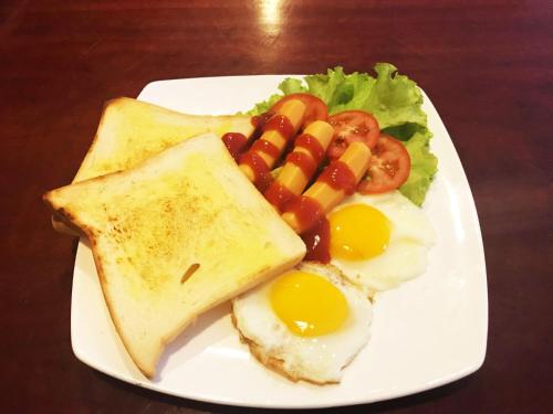 食べ物/飲み物, ラッキー ホステル アンド ゲストハウス (Lucky hostel and guesthouse) in バタンバン