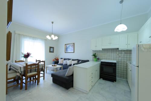 Standard Two-Bedroom Apartment image 8