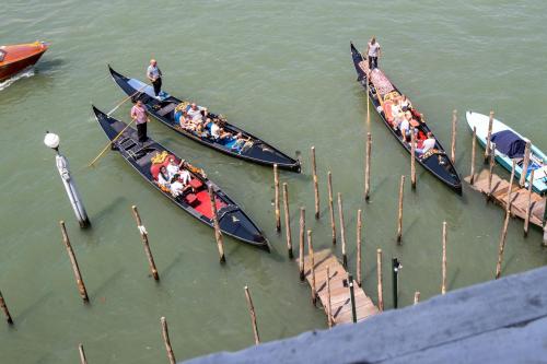 Hotel Antiche Figure - image 12