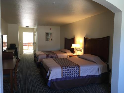 Airport Inn - image 7