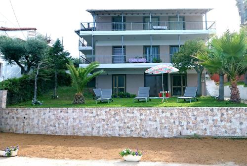 3 bedrooms, 5 beds