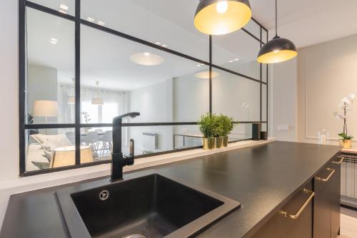 COMFORT & STYLE IN MADRID!!! 3BD 2BTH+TERRACE, Madrid (photo 2)