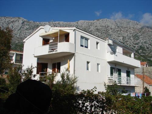  Apartments Durda1 - 50 m from beach, Pension in Igrane