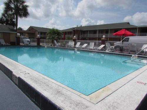 Photo - Howard Johnson by Wyndham Ft. Myers FL