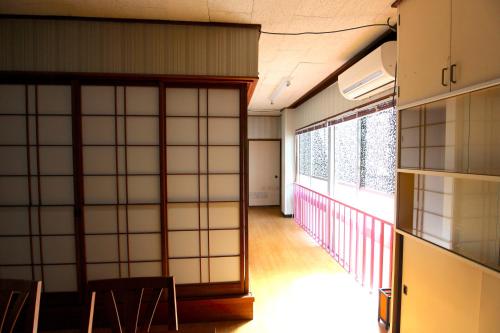 Standard Family Room image 4