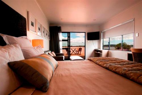 Marineland Motel - Accommodation - Napier