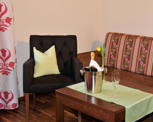 Dachstein West Hotel GmbH-Kirchenwirt Russbach - Accommodation - Russbach am Pass Gschütt