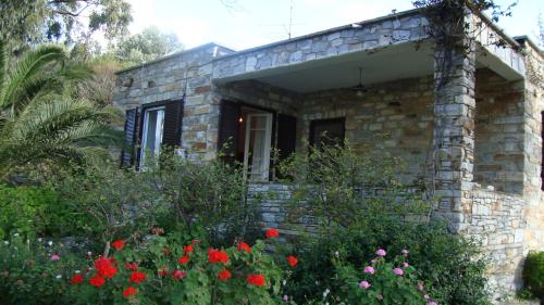  Little Stone House near the Beach in Agios Ioannis