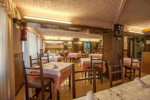 Restaurant, Hostal Restaurante El Castillo in Alcorisa