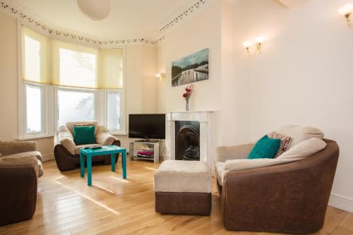 Spacious 4 Bedroom House In South Lambeth, Vauxhall, London