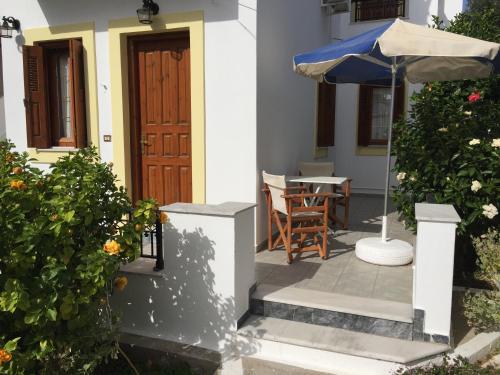 شرفة/ تراس, Livanina apartments in Kampos Marathokampou